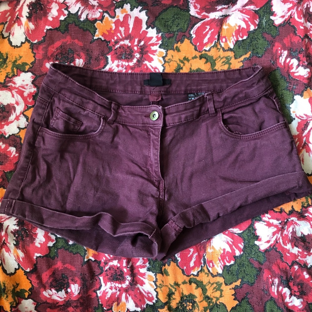 Maroon denim stretchy shorts